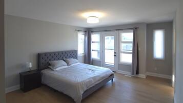 5 bedrooms, iron/ironing board, WiFi (free), bed sheets