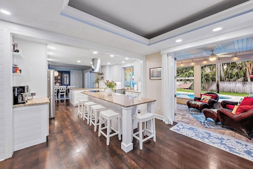 Cape Calypso- 4BR Pool Retreat
