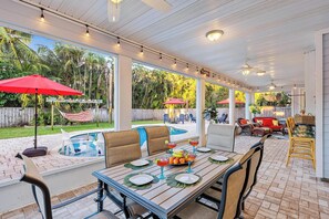 Outdoor dining - Alabama- 4/3.5 (Hobe Sound)