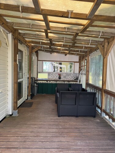 Mobile home for rent, fully equipped, with sheets, bedding, and bath towels included,