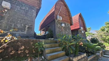Deluxe Room, Ocean View | Property grounds
