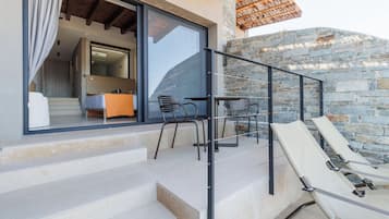 Habitació doble o amb dos llits individuals, 1 llit de matrimoni, vistes al mar | Terrassa o pati