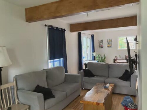 A cozy home in the heart of Shawi!
