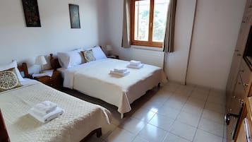 2 Schlafzimmer, Zimmersafe, Bügeleisen/Bügelbrett, Reisekinderbett