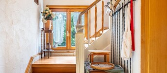 Dog-Friendly Mountain Town Cottage with Garden & 3 Bedrooms