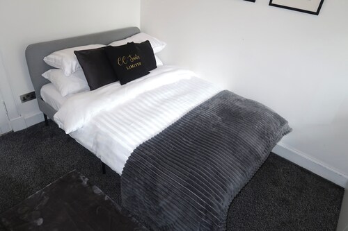 Stunning central apartment free public parking
