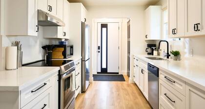 The Redbrick Residence - 3 bedroom main floor home with AC + covered patio