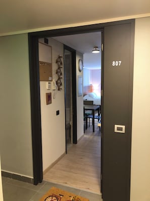Interior - Cozy 1-bedroom apartment with AC in brilliant Las Condes (Las Condes)