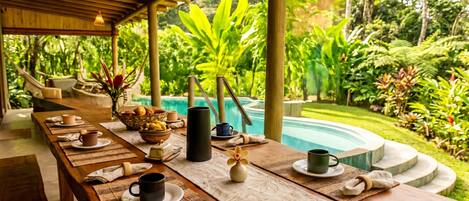 Outdoor dining