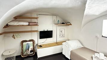 Comfort Apartment, Multiple Beds, Private Bathroom, Annex Building | Free WiFi