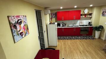 Family Apartment, Multiple Beds, Patio, Beachside | Dining