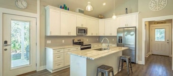 Sea Breeze Two - Pet Friendly - New Eastpoint