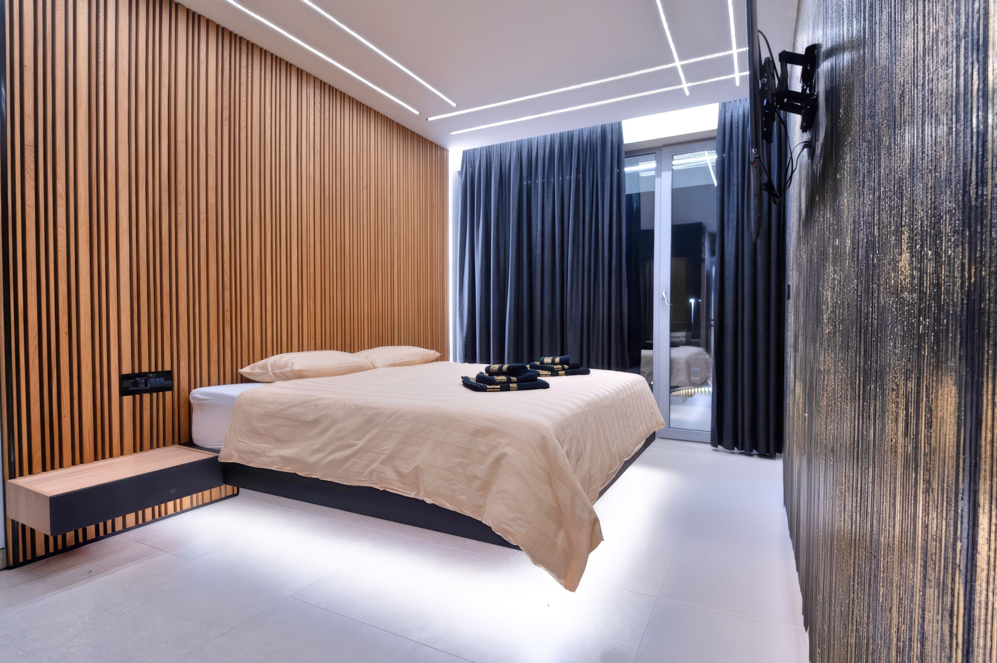 3 slaapkamers, een strijkplank/strijkijzer, wifi, beddengoed