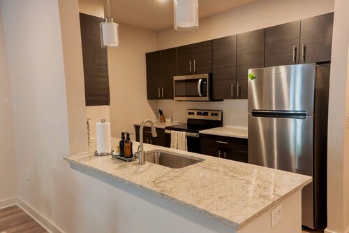 Stylish 1BR Apartment - Bright, Spacious & Cozy