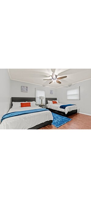 Iron/ironing board, WiFi, bed sheets - Cozy Cottage by the Olentangy river! (Delaware)