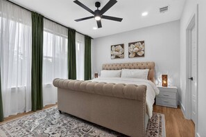 2 Schlafzimmer, Zimmersafe, Bügeleisen/Bügelbrett, WLAN