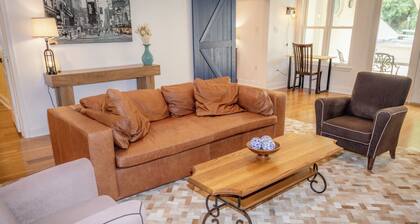 The New Amsterdam Nook
2 Bed - 1 Bath - Full Kitchen - Pool - AC