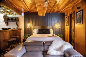 Interior - Cabin-style house near Santa Fe (Ciudad de México)