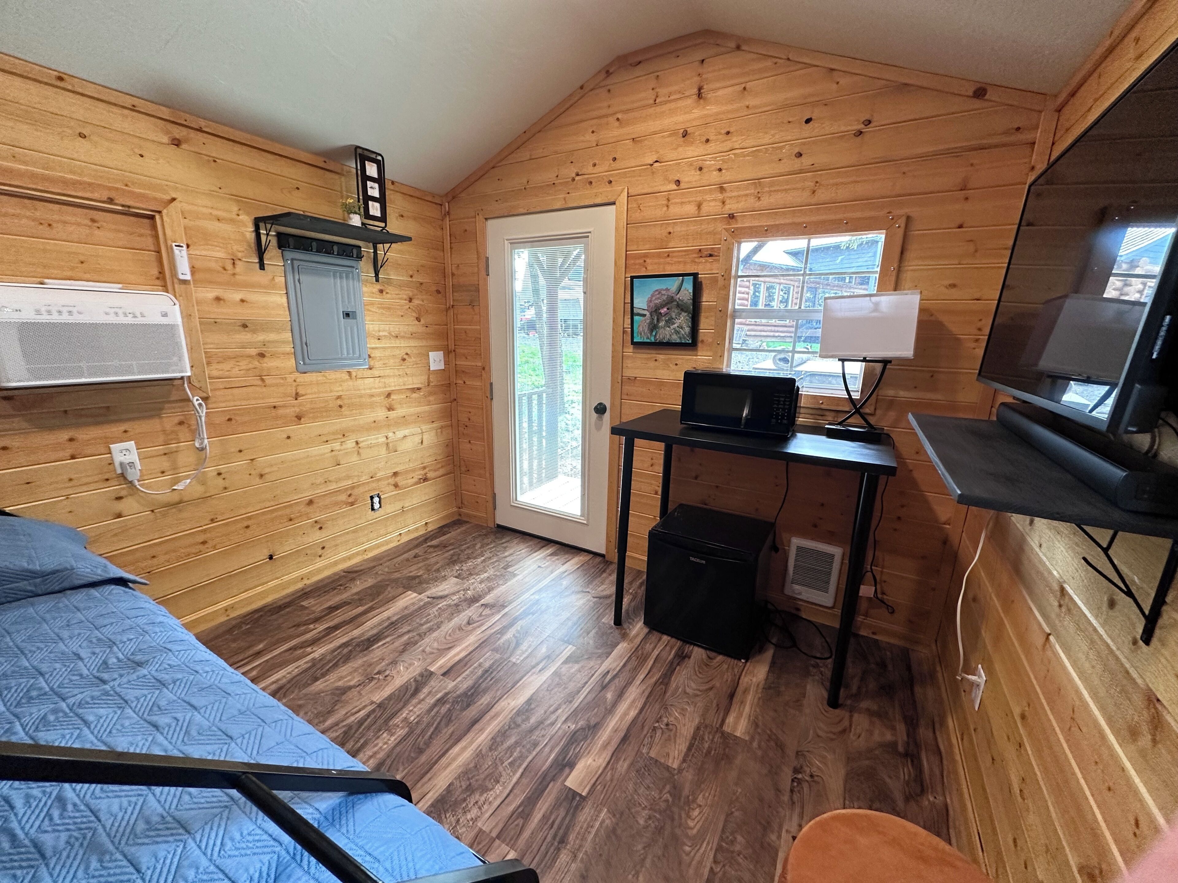 3 bedrooms, desk, free WiFi, bed sheets