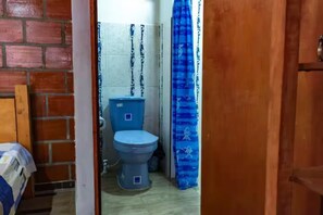 Serviettes fournies, savon, papier toilette