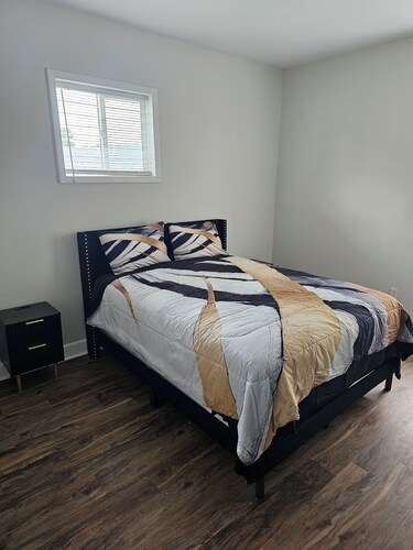 Modern Indianapolis Retreat 3BR/2.5BA Minutes to Hospitals & Downtown