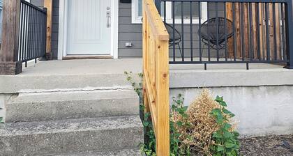 Modern Indianapolis Retreat 3BR/2.5BA Minutes to Hospitals & Downtown