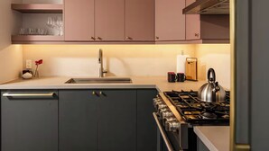 Private kitchen - Modern Toronto Residence by the Lake - 2BDR (Toronto)