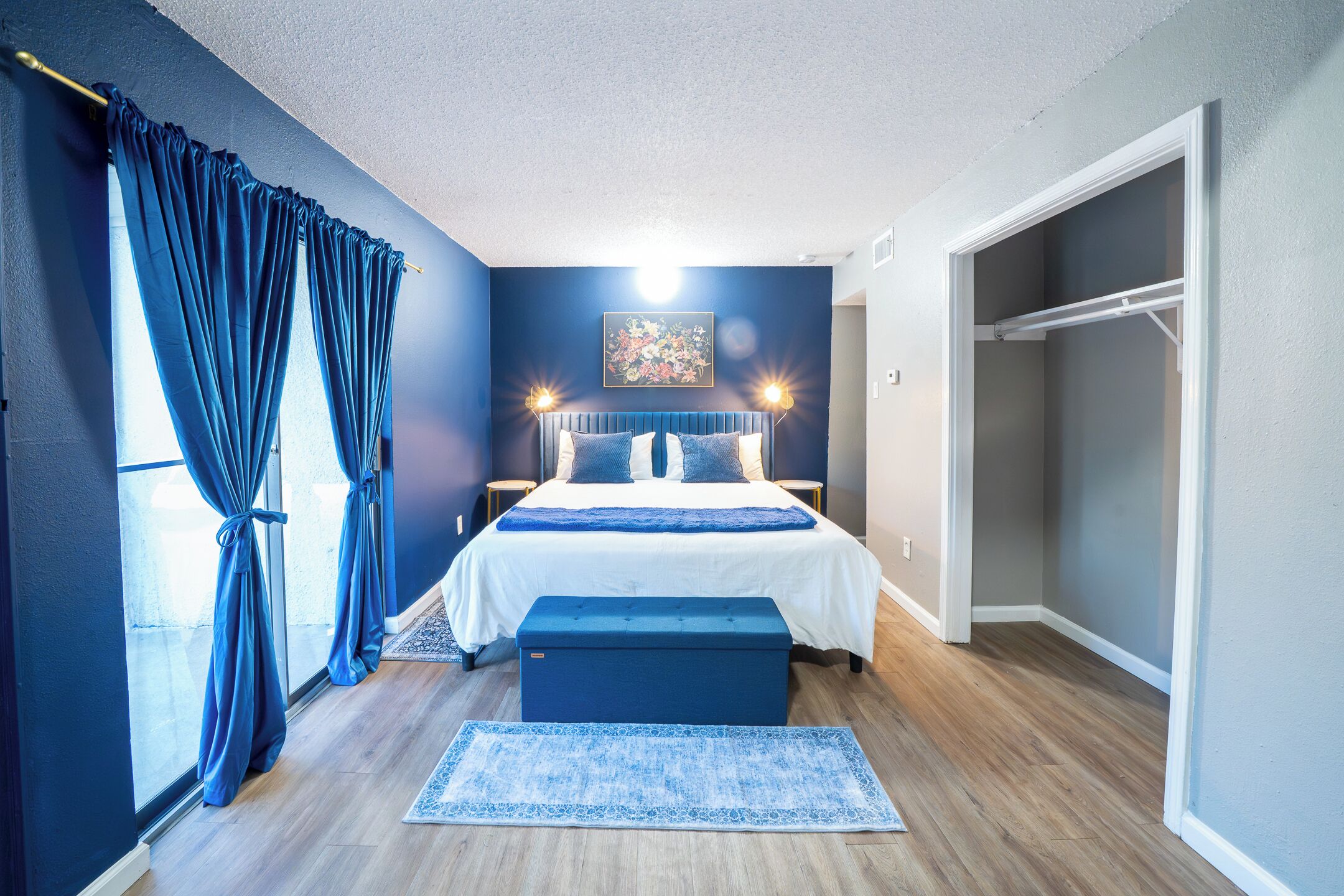 2 bedrooms, in-room safe, desk, iron/ironing board