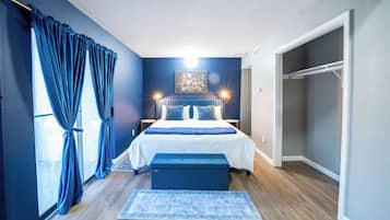 2 bedrooms, in-room safe, desk, iron/ironing board