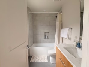 Bathroom - Fabulous 2 bedroom apartment in the heart of the city. \Walk to 9th & 9th! (Salt Lake City)