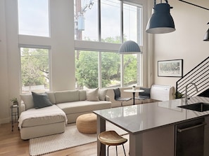 Interior - Fabulous 2 bedroom apartment in the heart of the city. \Walk to 9th & 9th! (Salt Lake City)