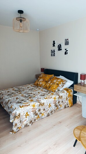 WiFi, bed sheets