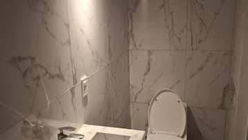 Shower, towels