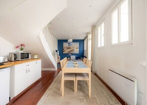 Dining - Blue House - Parking - Downtown (Reims)