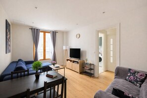 Living area - Quiet Apartment - Downtown - Cozy Houses (Reims)