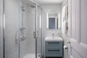 Bathroom - Quiet Apartment - Downtown - Cozy Houses (Reims)