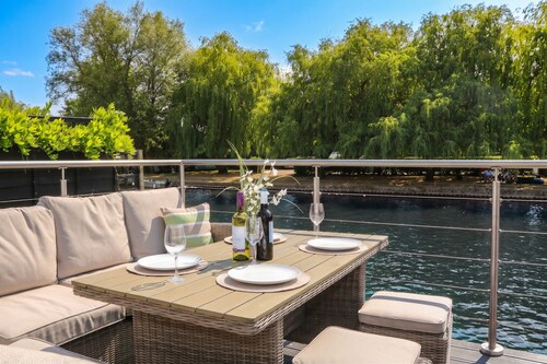 Island Cottage Rod Eyot