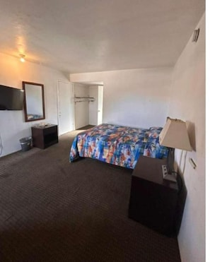 Room, 1 King Bed, Smoking