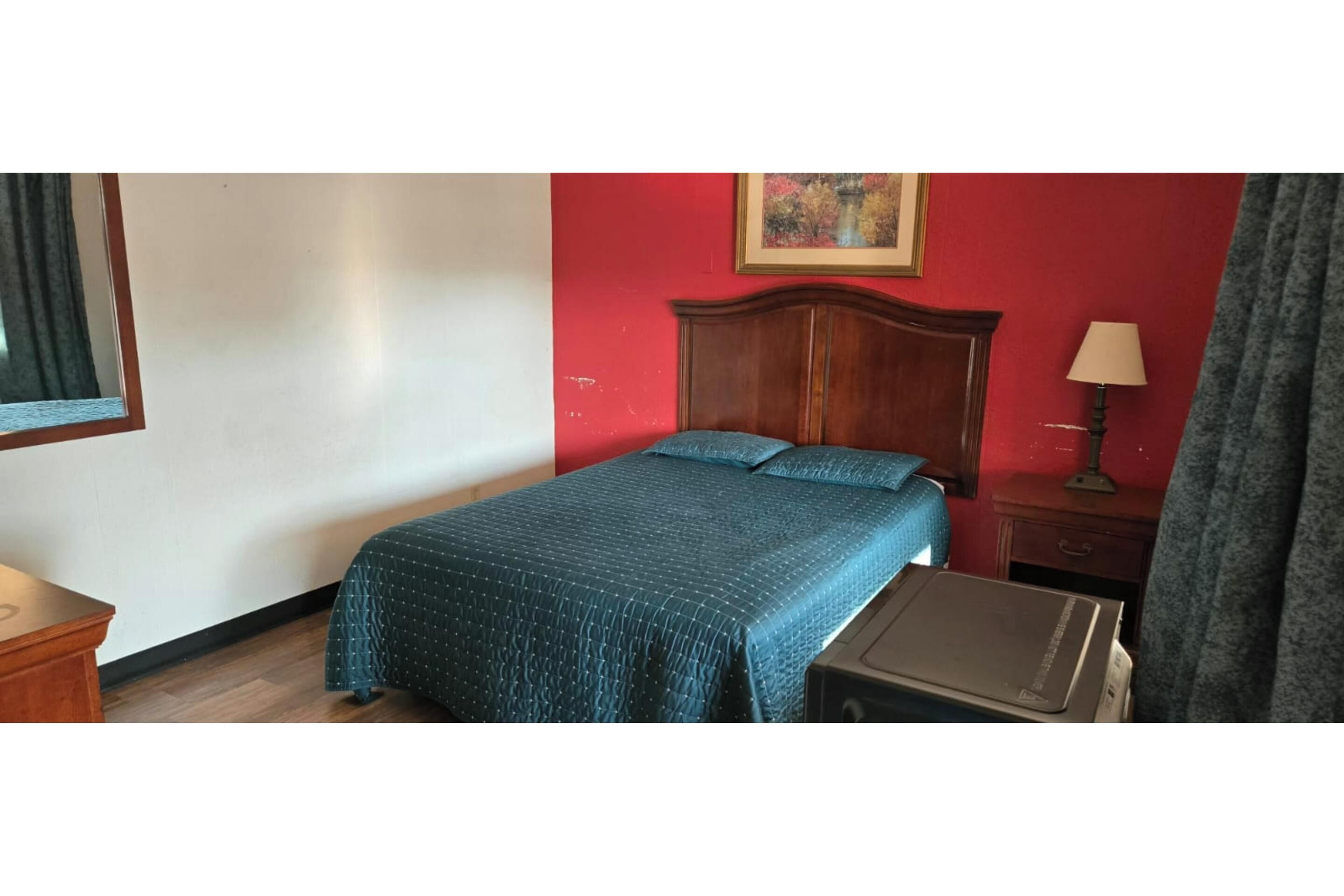 Desk, iron/ironing board, free WiFi, bed sheets