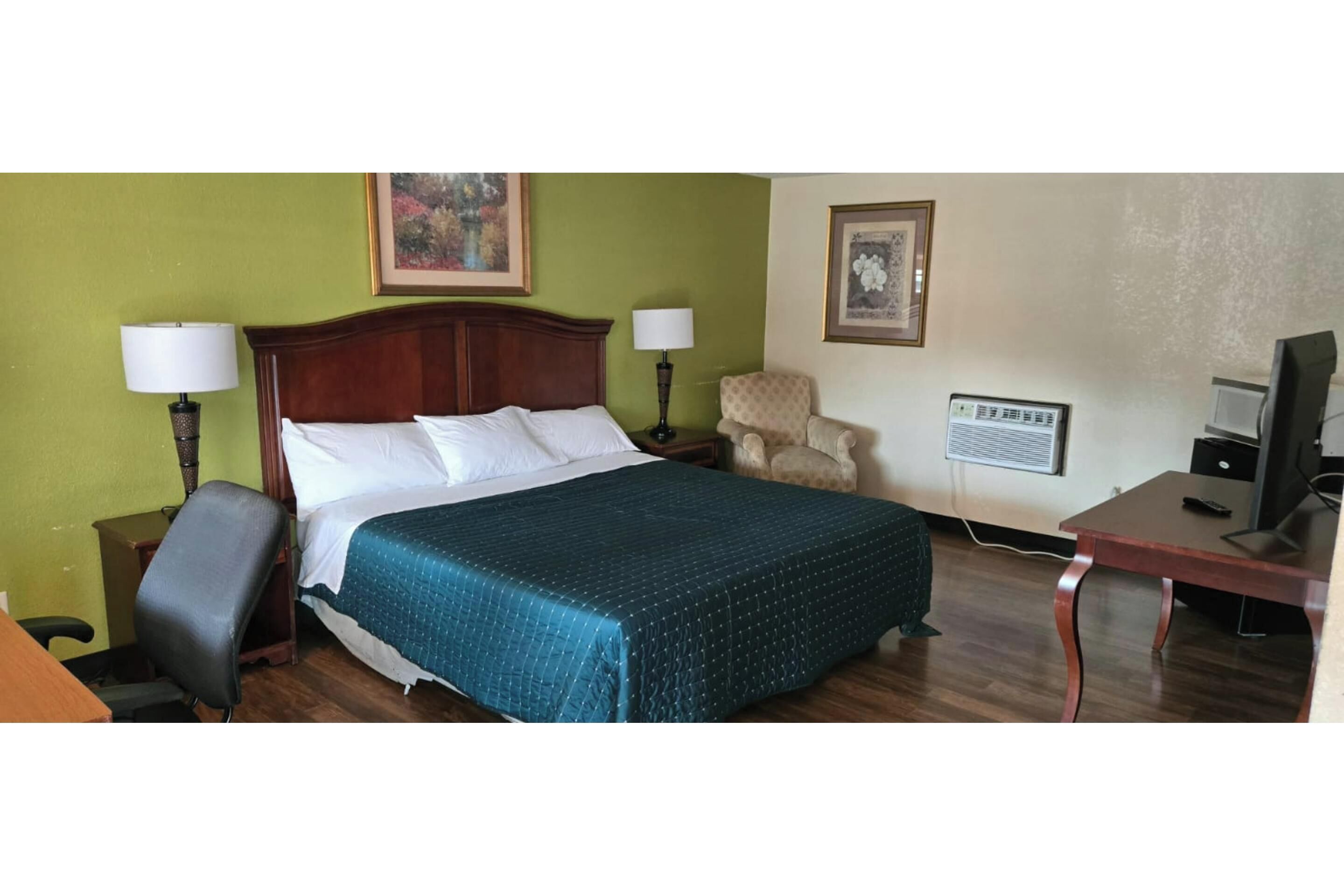 Desk, iron/ironing board, free WiFi, bed sheets