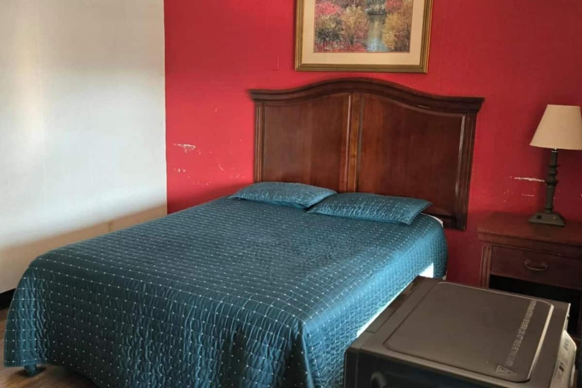 Desk, iron/ironing board (on request), free WiFi, bed sheets