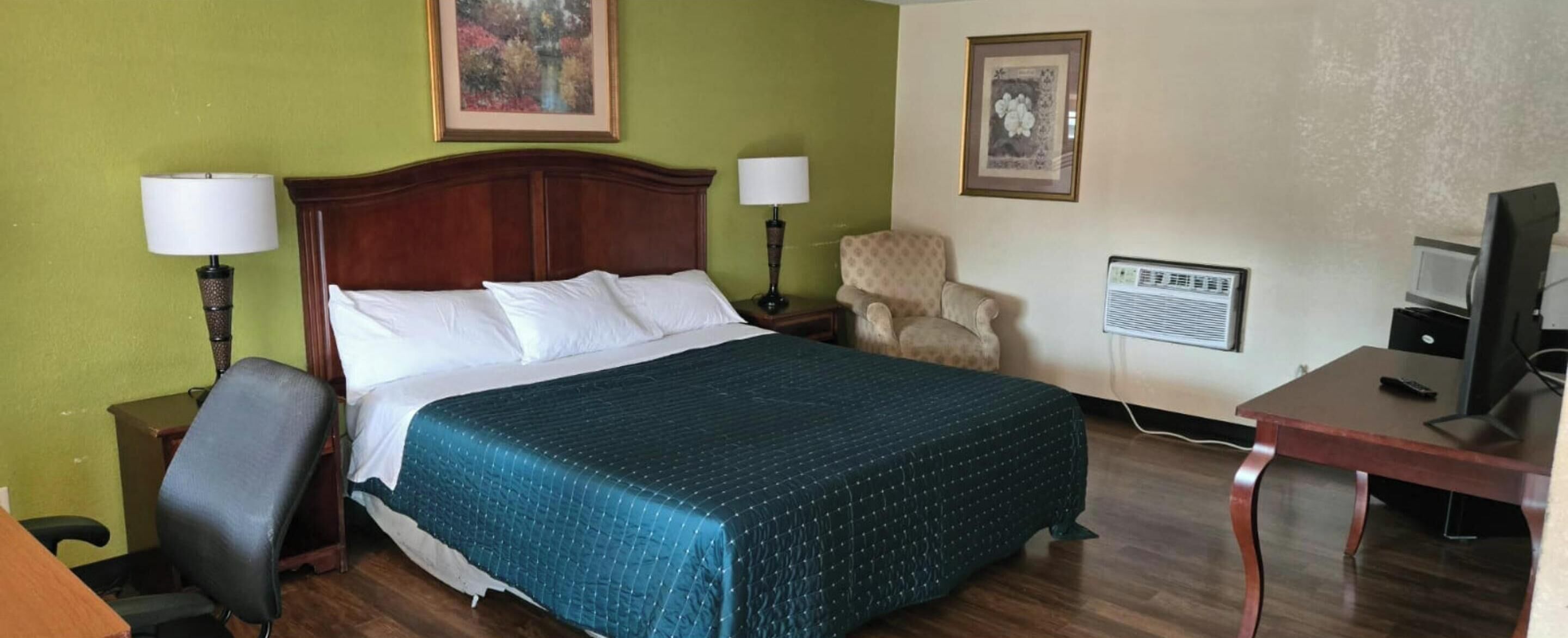 Desk, iron/ironing board, free WiFi, bed sheets