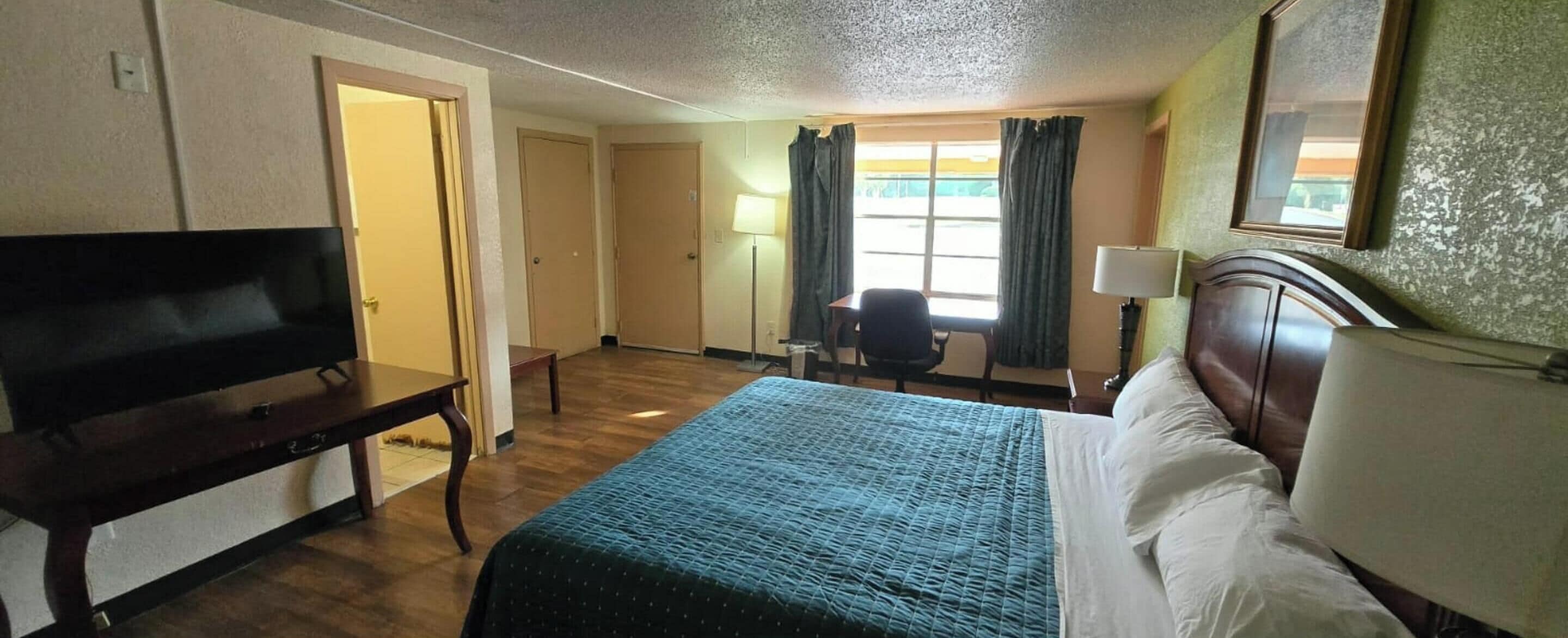 Desk, iron/ironing board, free WiFi, bed sheets