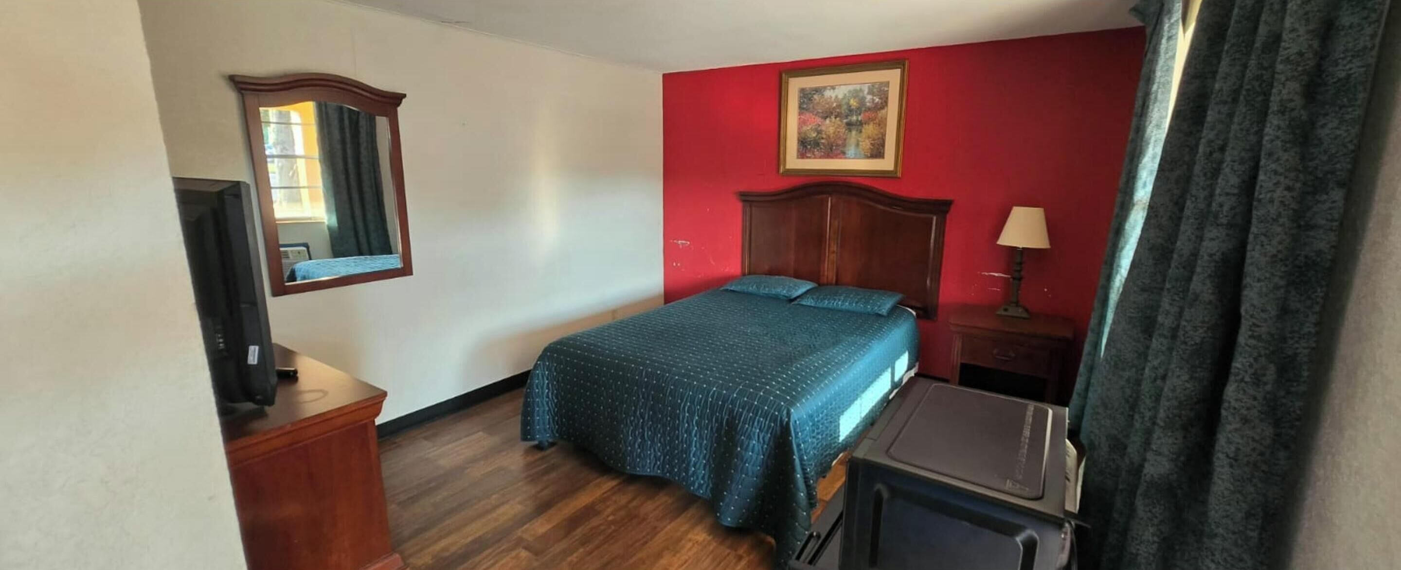 Desk, iron/ironing board, free WiFi, bed sheets