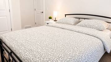 3 bedrooms, desk, iron/ironing board, travel cot