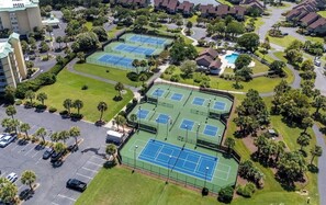 Sports court - Updated 4th floor 2-bedroom oceanfront condo, heated pools,hot tubs, weight room (Pawleys Island)