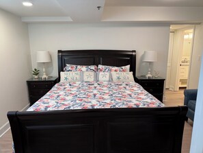 Room - Updated 4th floor 2-bedroom oceanfront condo, heated pools,hot tubs, weight room (Pawleys Island)