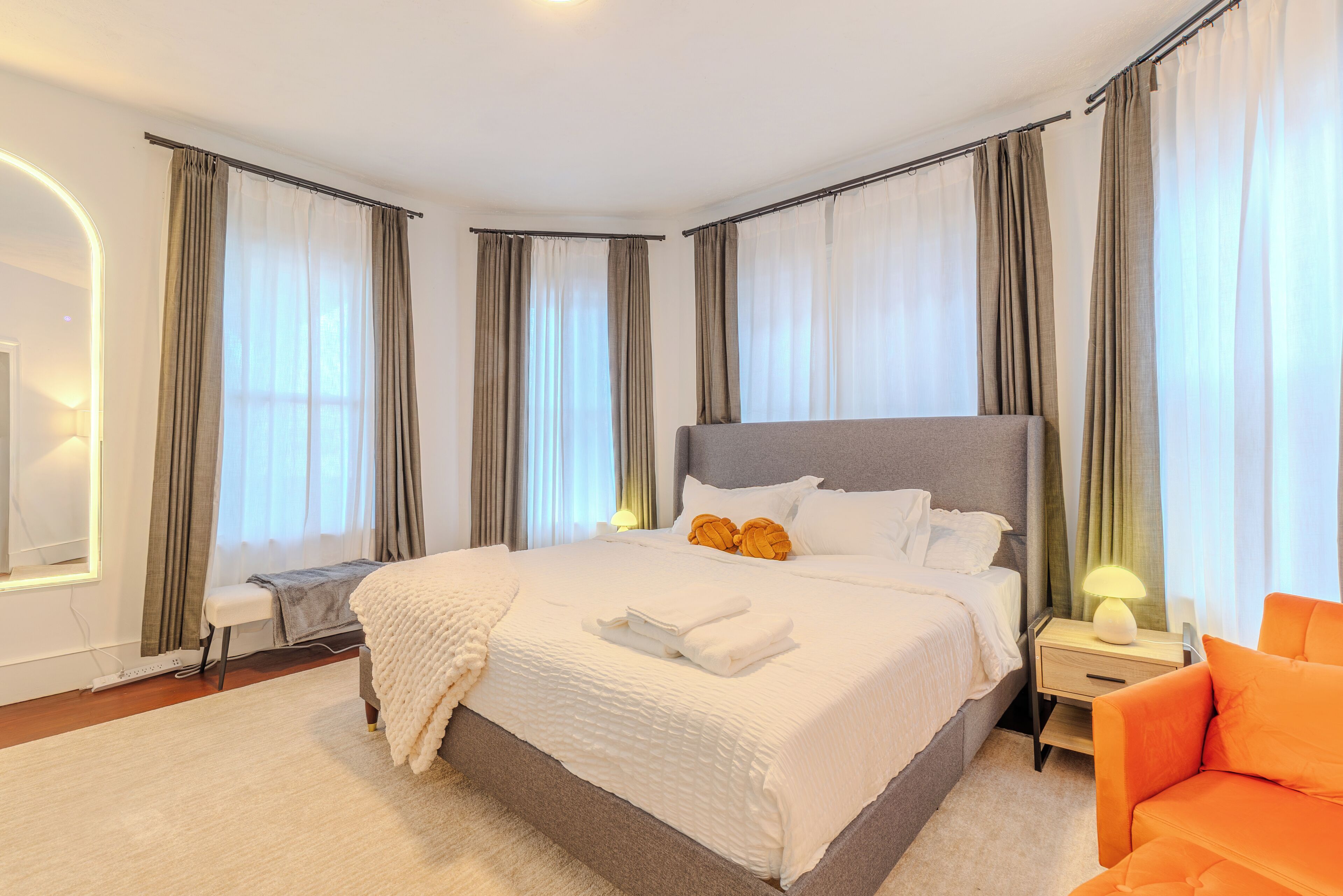 3 bedrooms, iron/ironing board, WiFi, bed sheets