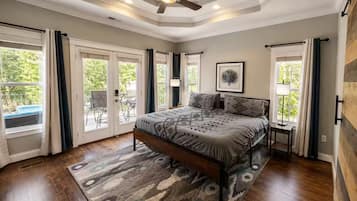 6 bedrooms, iron/ironing board, WiFi, bed sheets