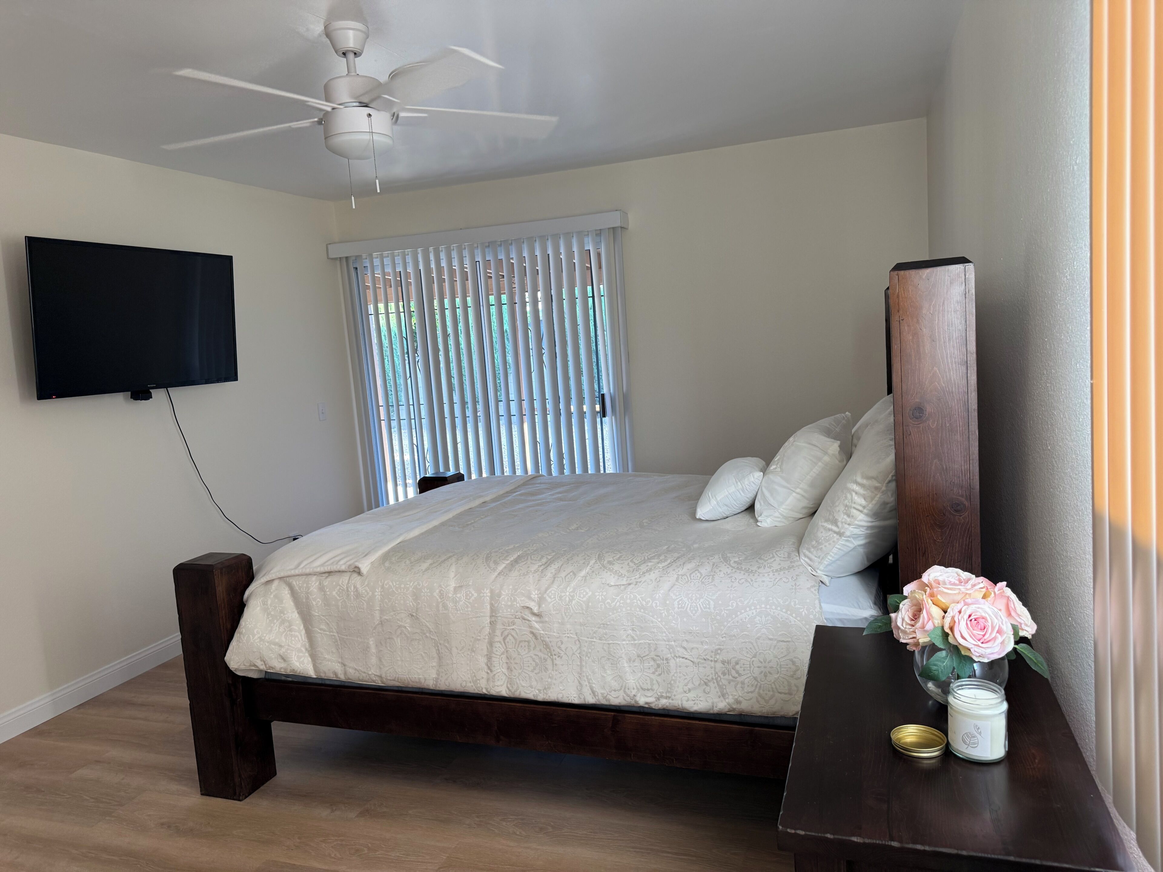 Iron/ironing board, WiFi, bed sheets, wheelchair access